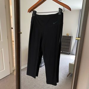 Nike Dri-Fit Leggings - Size Small